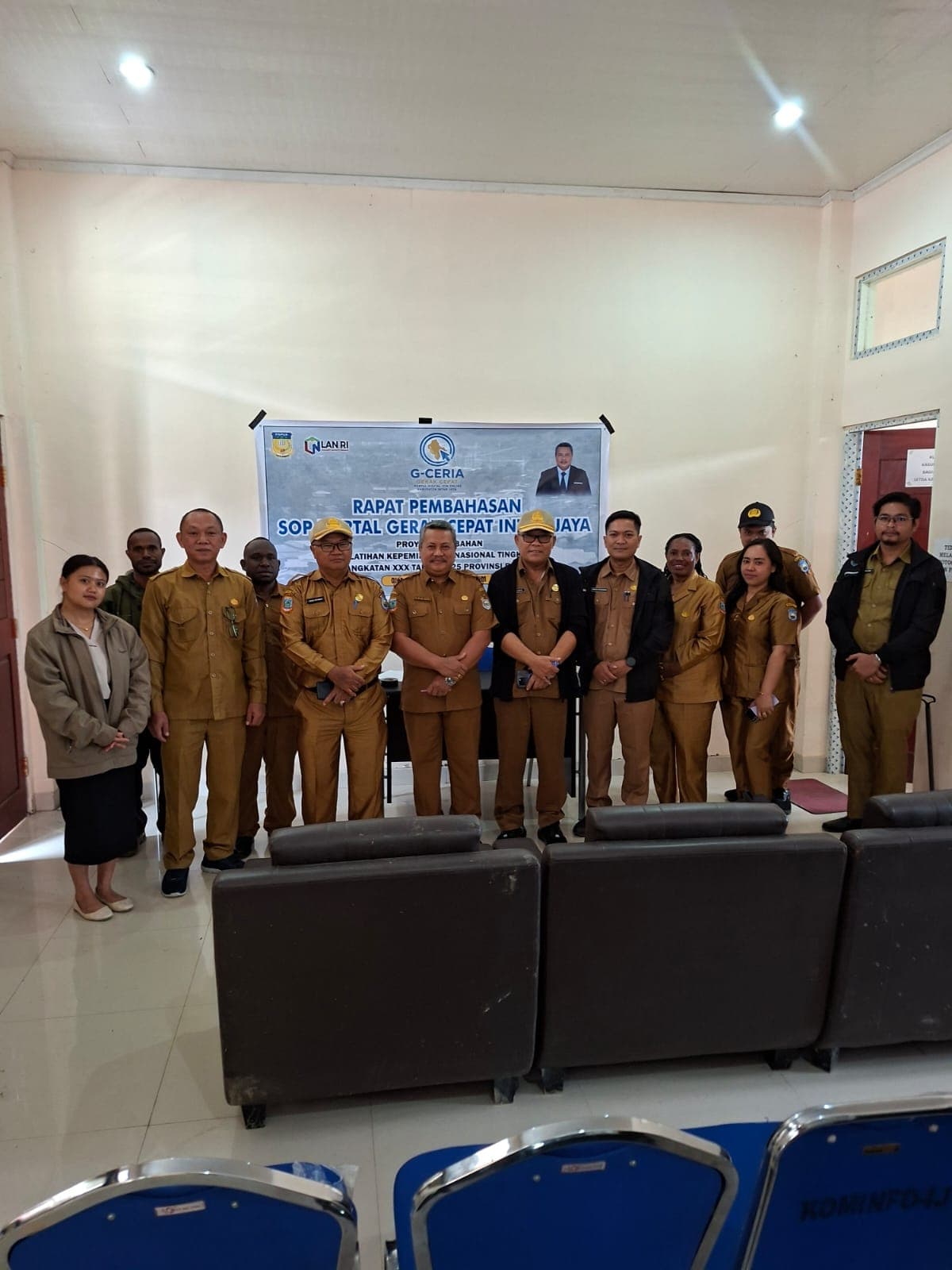 Pemerintah dan warga Intan Jaya bersama